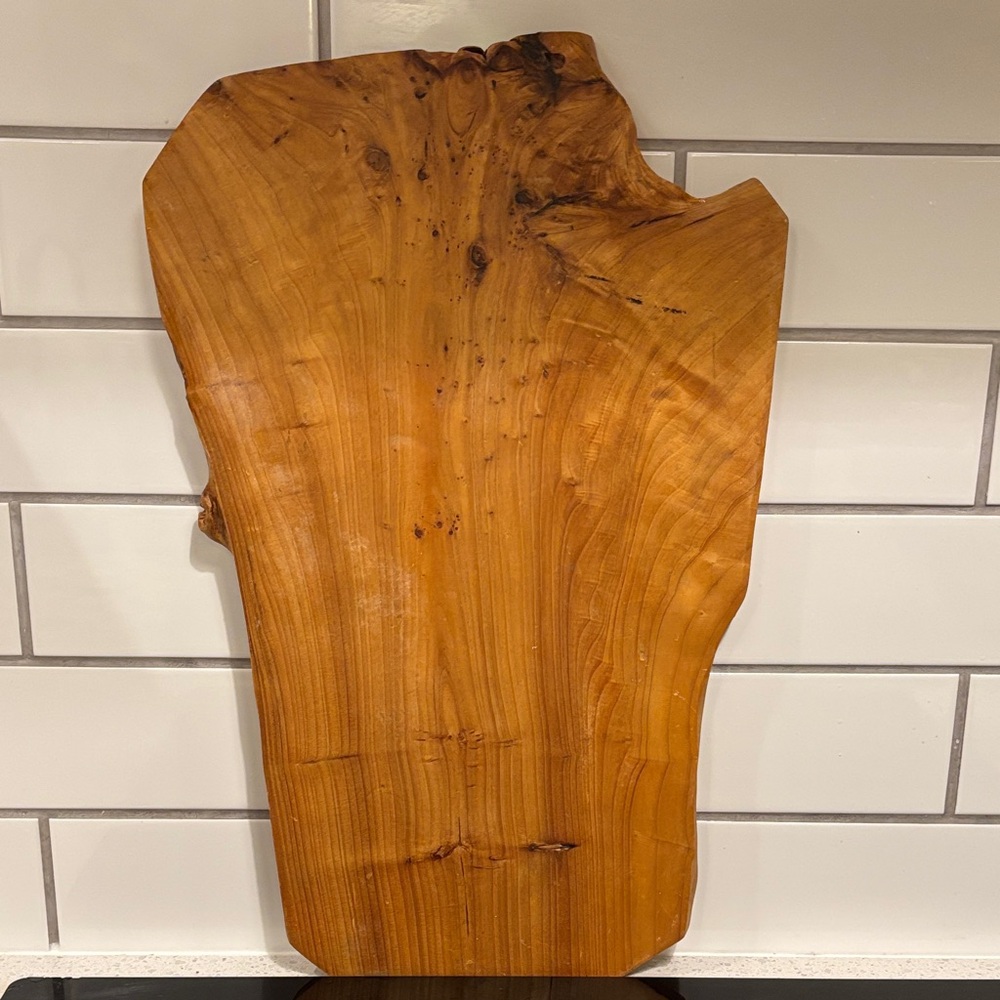 ORGANIC WOOD CUTTING / CHARCUTERIE BOARD